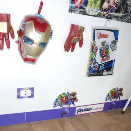 Avengers & Friends Airport * Катанія