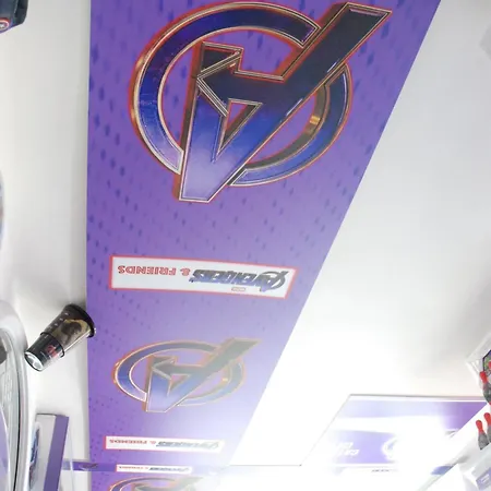 Avengers & Friends Airport * Катанія