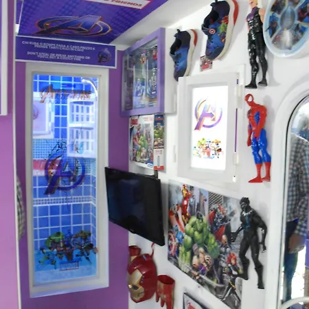 Avengers & Friends Airport *