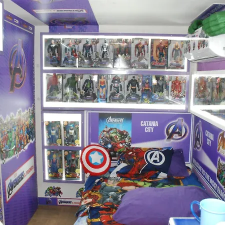 Гостьовий будинок Avengers & Friends Airport *